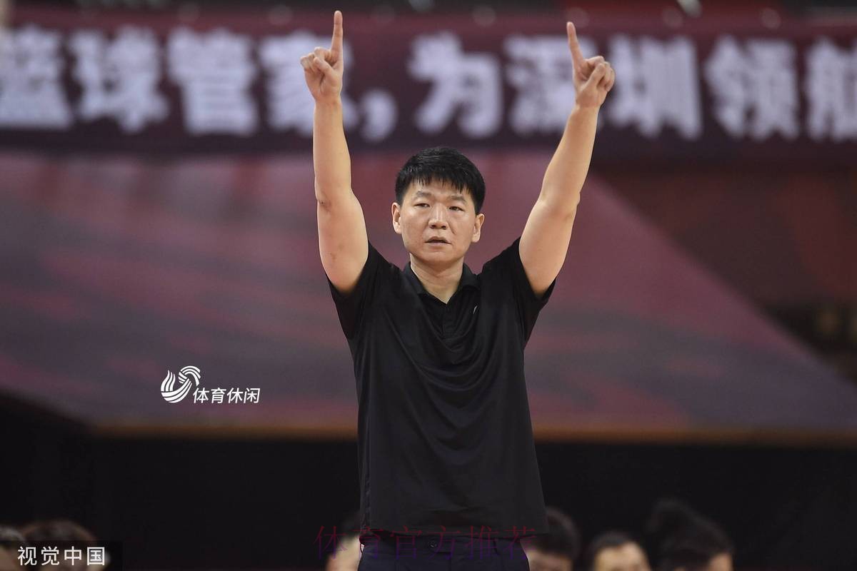 山东男篮分享邱彪采访片段：感谢球员的坚守，胜利属于每一个人